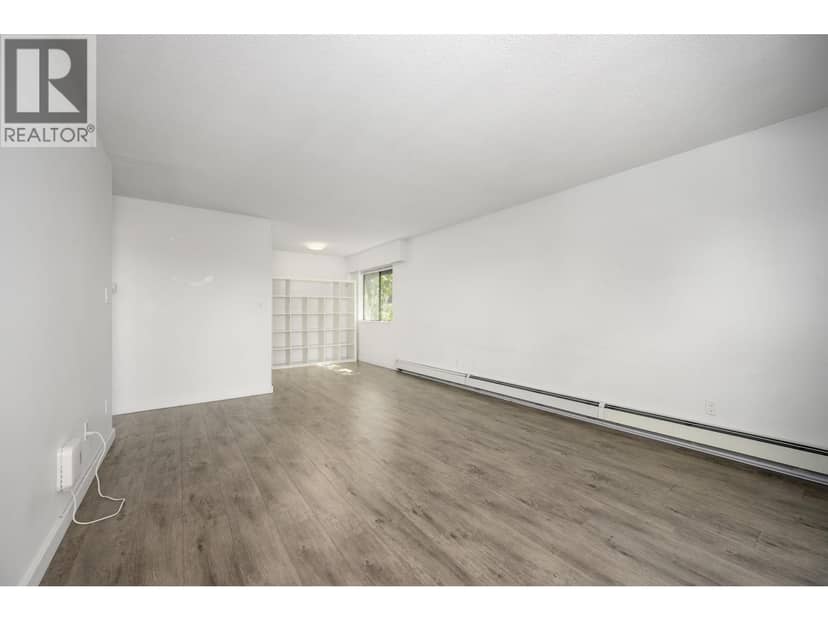 305 310 W 3RD STREET, North Vancouver, photo 5