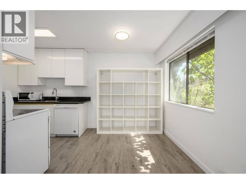 305 310 W 3RD STREET, North Vancouver, photo 8
