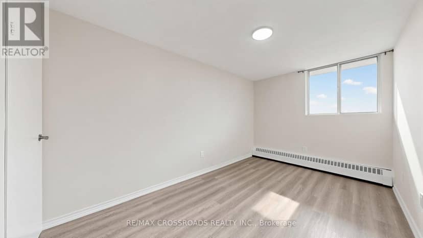 817 - 100 Dundalk Drive — photo 35 of 40