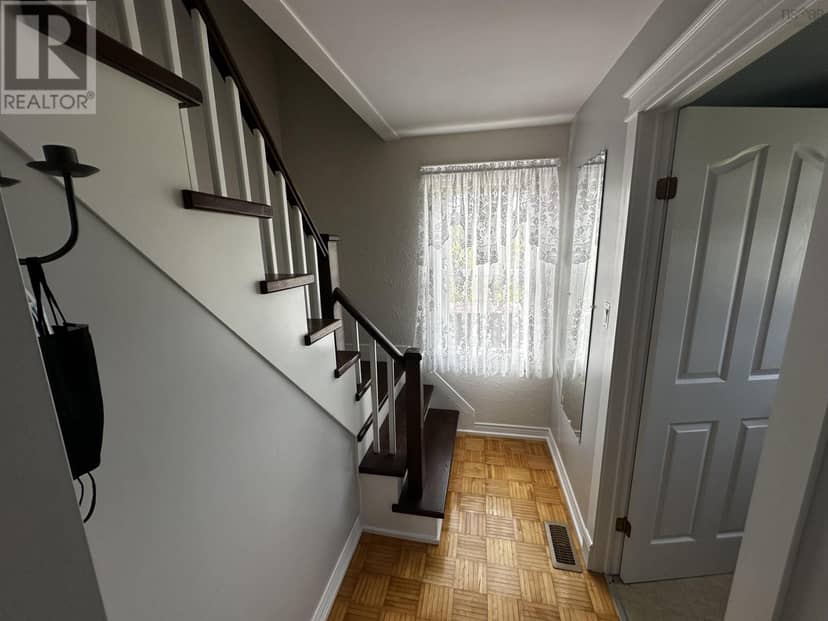 23 Boulet Lane, 23 Boulet Lane — photo 14 of 37