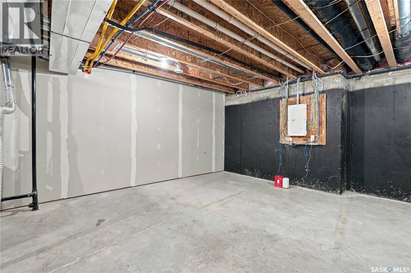 402 1555 Paton CRESCENT — photo 37 of 40