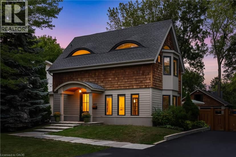 423 SMITH Avenue, Burlington, photo 2