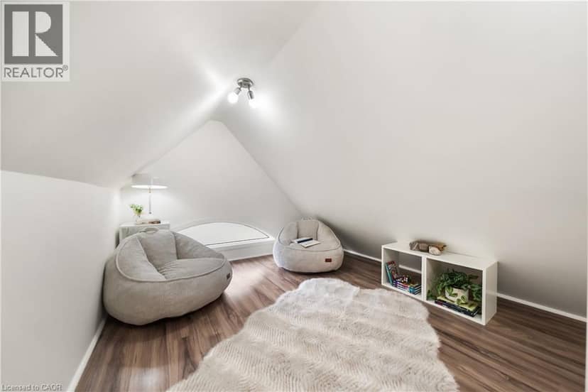 423 SMITH Avenue — photo 33 of 40