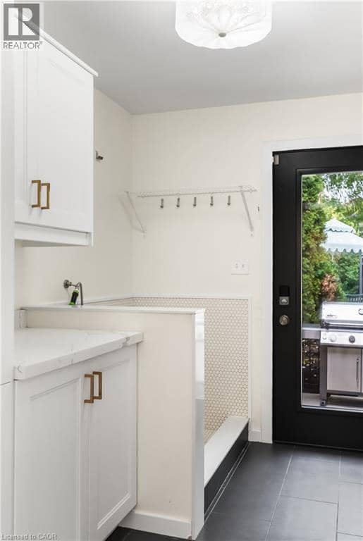 423 SMITH Avenue — photo 20 of 40