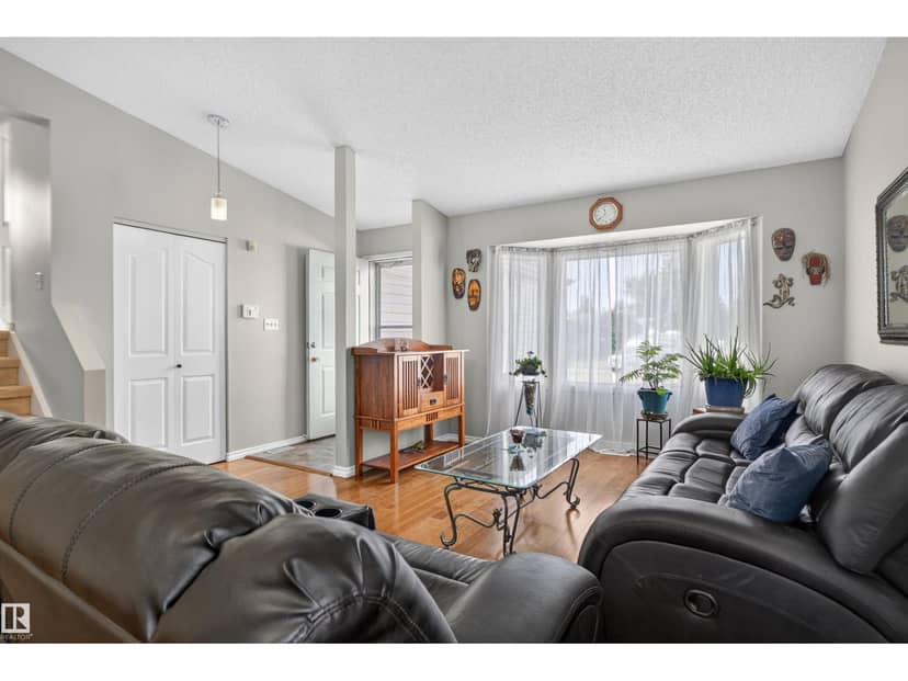 1519 104 ST NW, Edmonton, photo 3