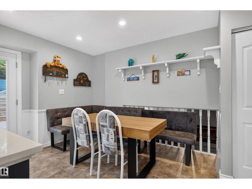 1519 104 ST NW — photo 9 of 38