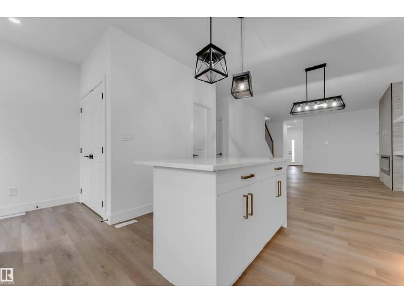 4213 63 ST — photo 16 of 40