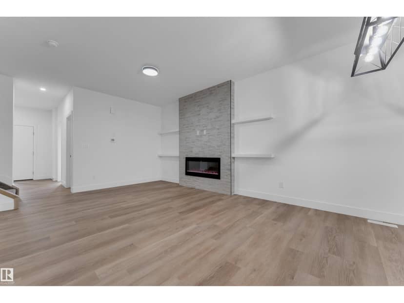 4213 63 ST — photo 9 of 40
