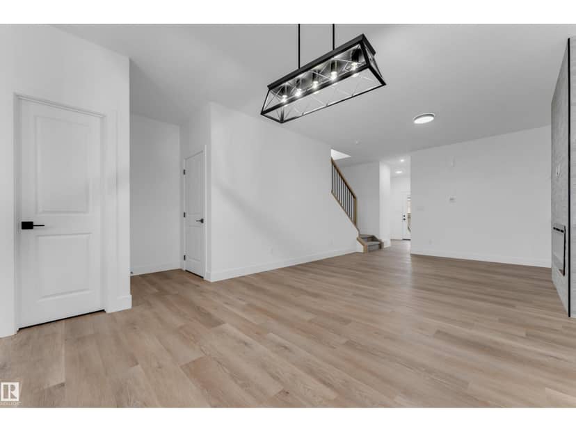 4213 63 ST — photo 10 of 40