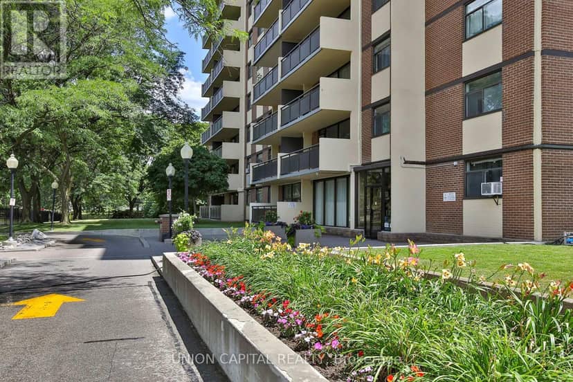 711 - 5 Frith Road, Toronto