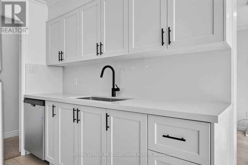 1501 - 1580 Mississauga Valley Boulevard — photo 18 of 35