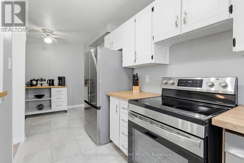 43 - 235 Bronte Street — photo 14 of 35