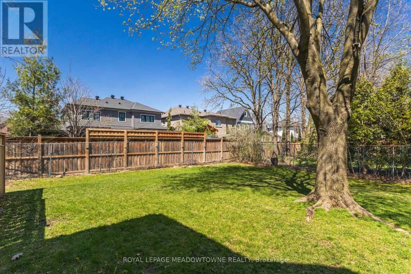 43 - 235 Bronte Street — photo 33 of 35