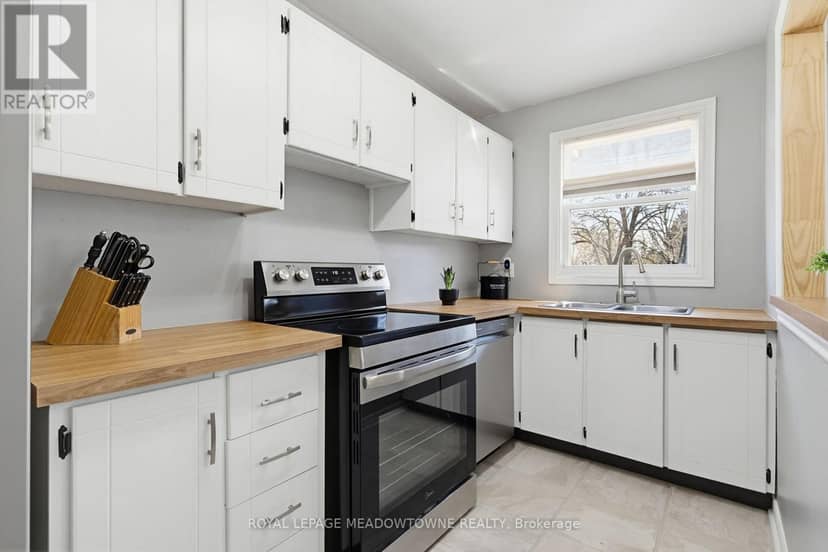 43 - 235 Bronte Street — photo 12 of 35