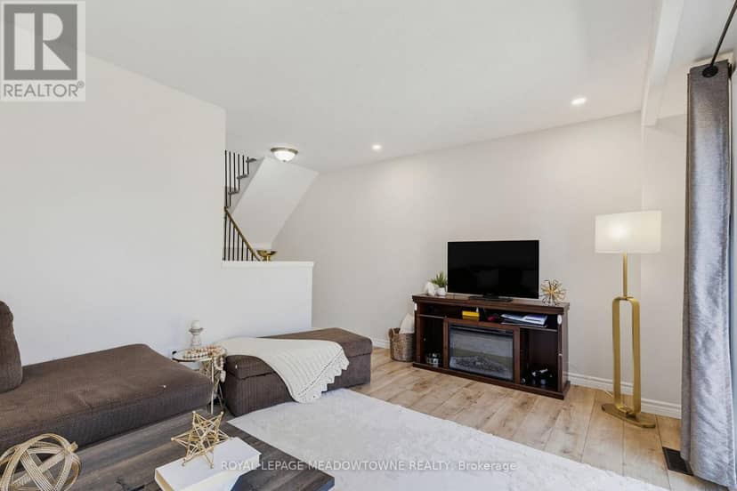 43 - 235 Bronte Street — photo 9 of 35
