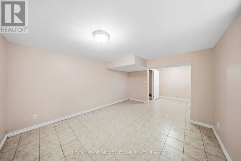 9078 Wellington Rd 124 — photo 17 of 28