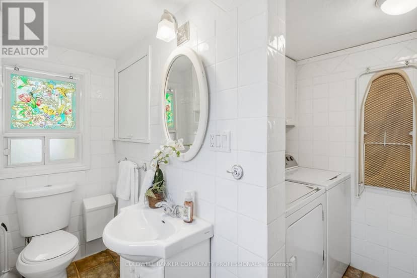 42 Sanderson Street — photo 26 of 40