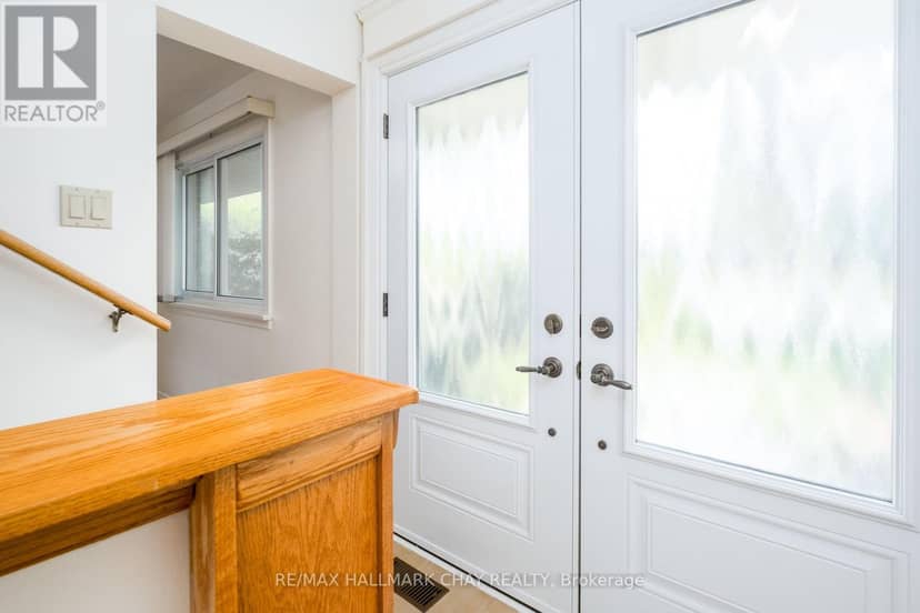 44 Amelia Street — photo 11 of 40