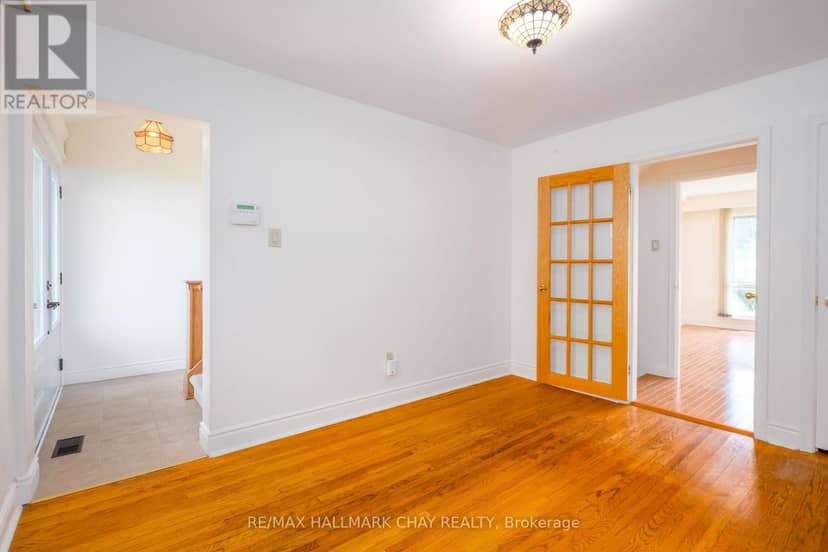 44 Amelia Street — photo 20 of 40