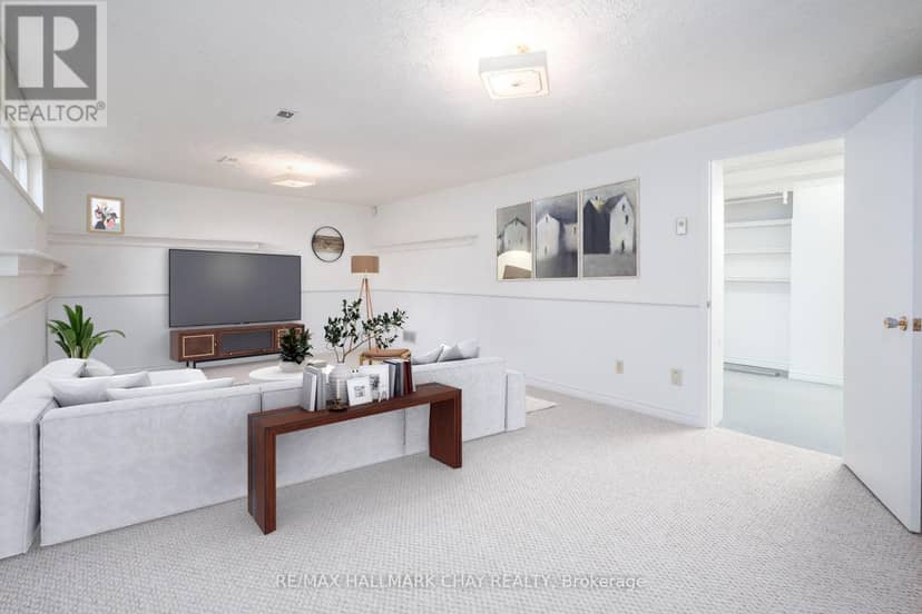 44 Amelia Street — photo 31 of 40