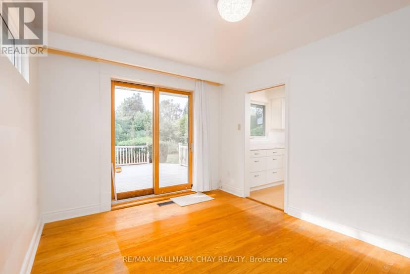 44 Amelia Street — photo 13 of 40