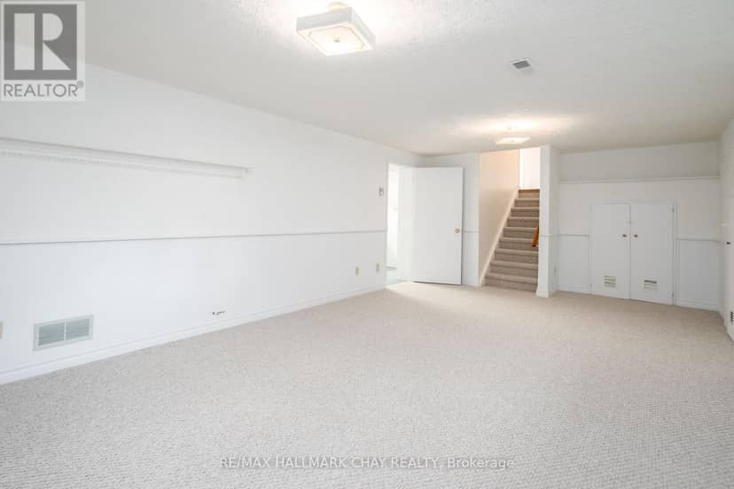 44 Amelia Street — photo 33 of 40
