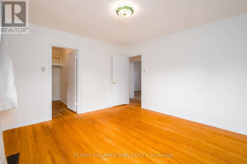 44 Amelia Street — photo 27 of 40