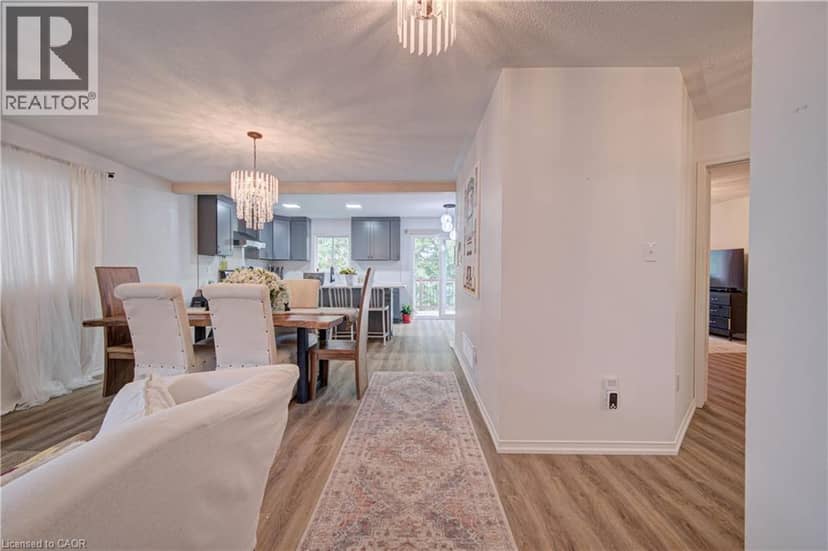 317 CHRISTOPHER Drive — photo 4 of 35
