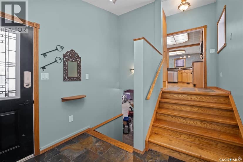 1027 4th STREET E, Prince Albert, photo 2