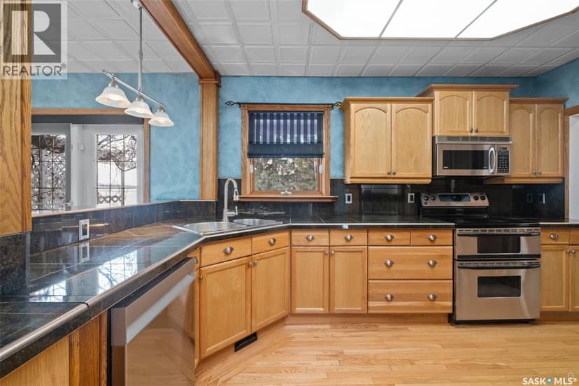 1027 4th STREET E, Prince Albert, photo 4