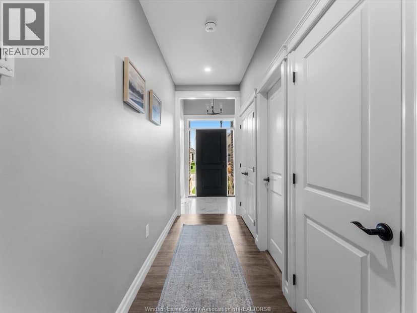 410 Caserta Crescent — photo 4 of 33