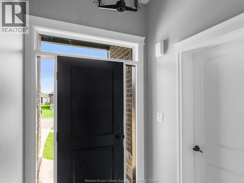 410 Caserta Crescent — photo 5 of 33