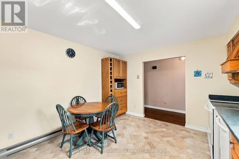 167 Dundas Street — photo 14 of 40