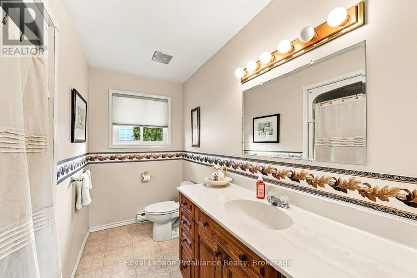167 Dundas Street — photo 23 of 40