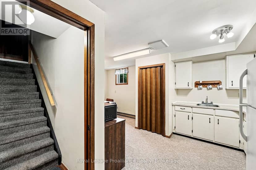 167 Dundas Street — photo 31 of 40