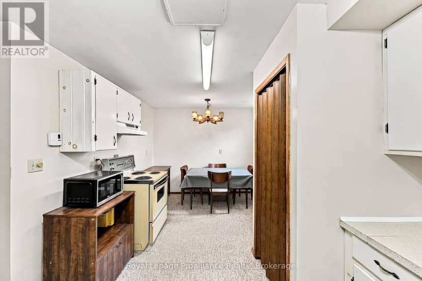 167 Dundas Street — photo 32 of 40