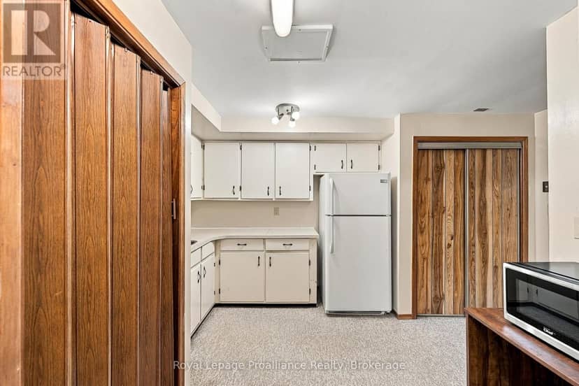 167 Dundas Street — photo 34 of 40