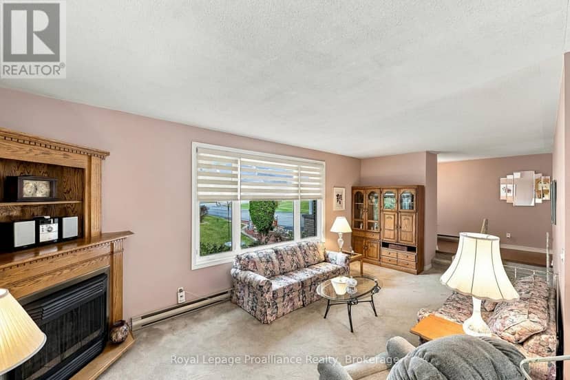 167 Dundas Street — photo 8 of 40