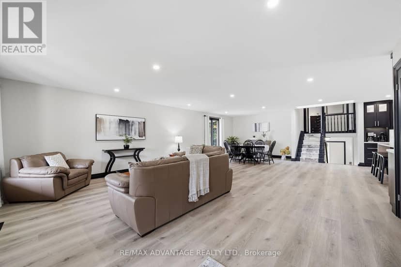 43 Lynngate Grove — photo 17 of 40