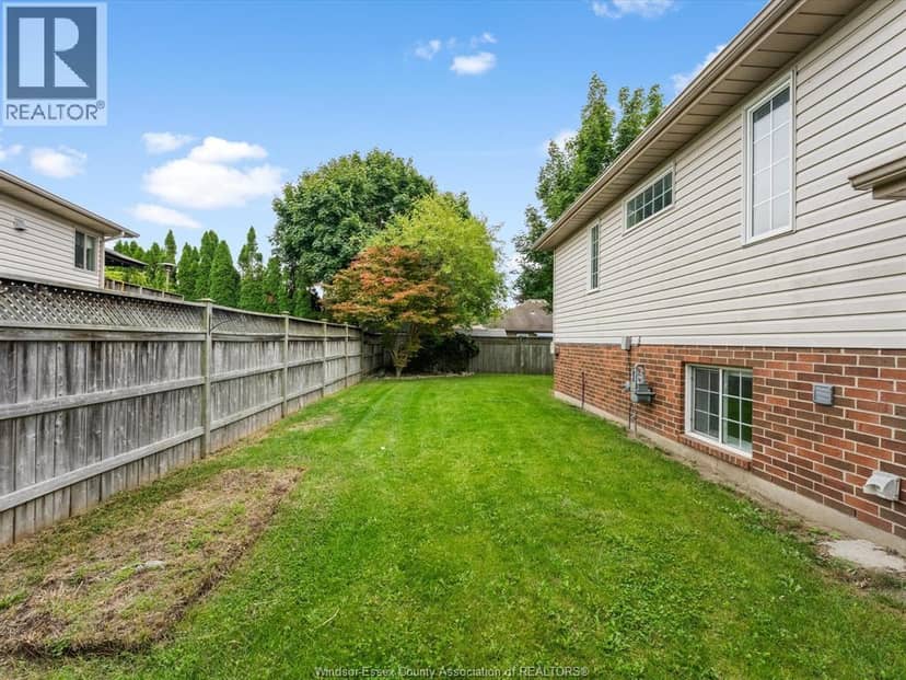 342 Thorn Ridge CRESCENT — photo 32 of 40