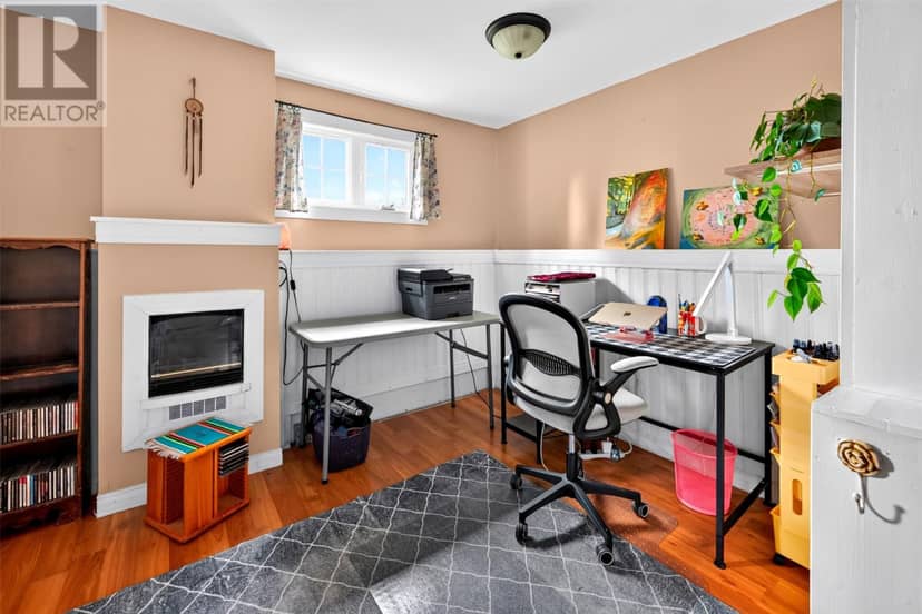12 Leger Crescent — photo 15 of 30