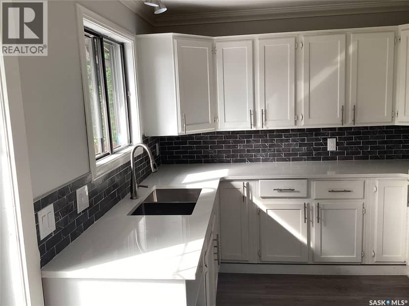 19 Newstead AVENUE — photo 11 of 40