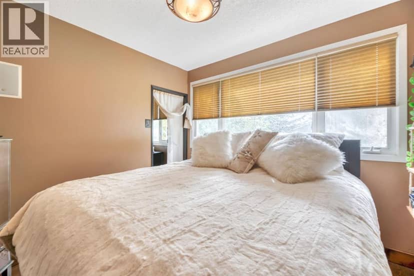 338067 1064 Drive E — photo 32 of 40