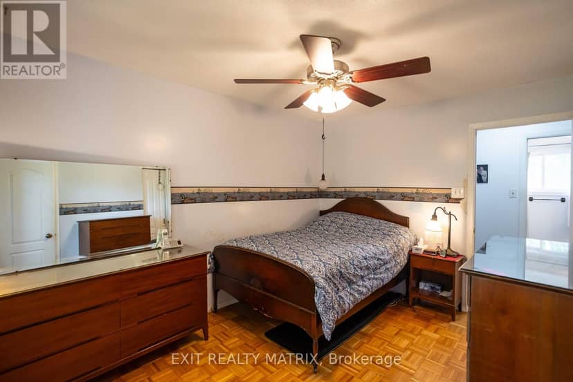 2174 Des Pins Street — photo 18 of 40