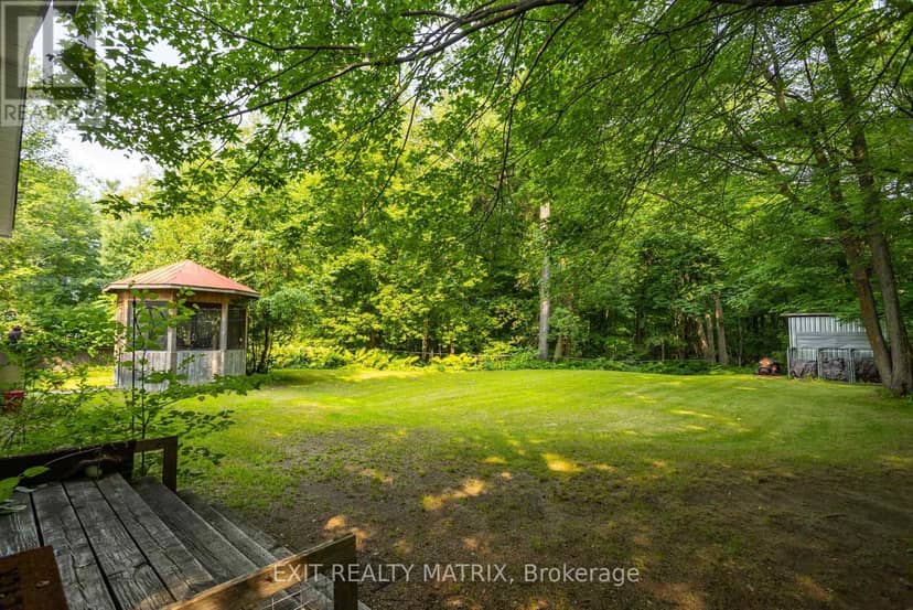 2174 Des Pins Street — photo 38 of 40