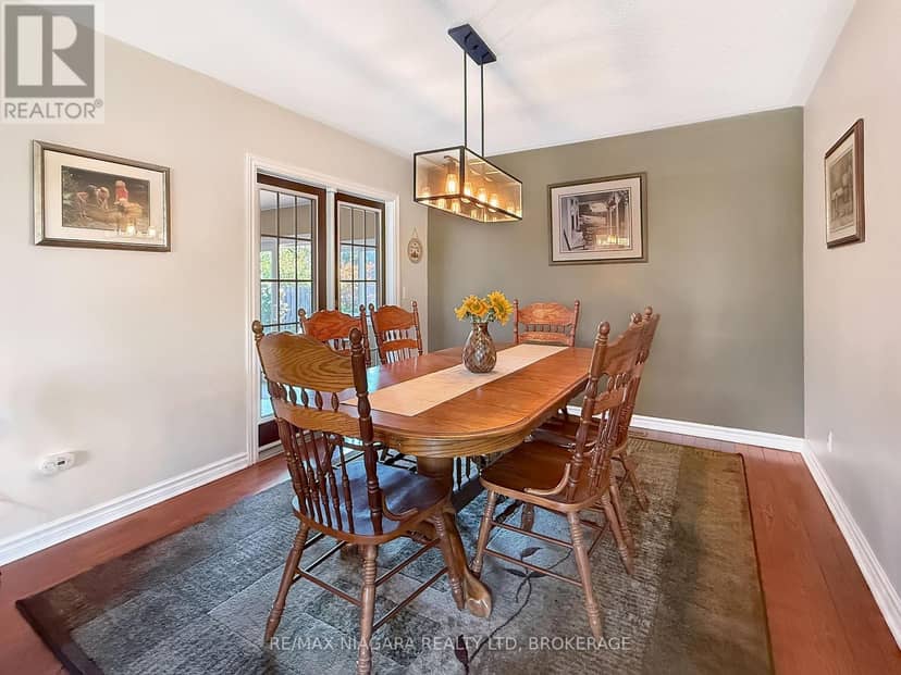 27 Lindbergh Drive — photo 11 of 38