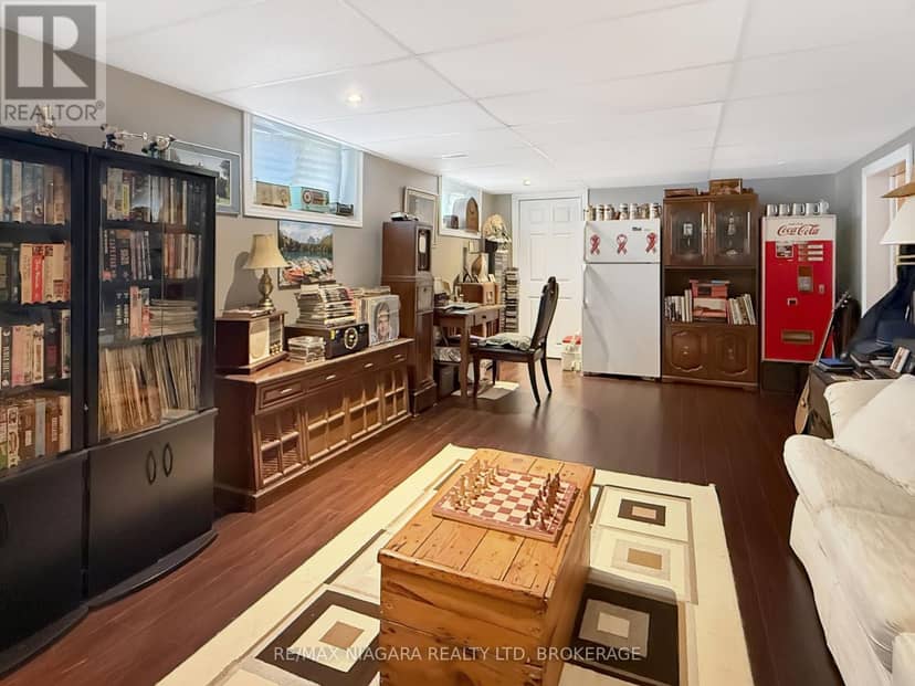27 Lindbergh Drive — photo 25 of 38