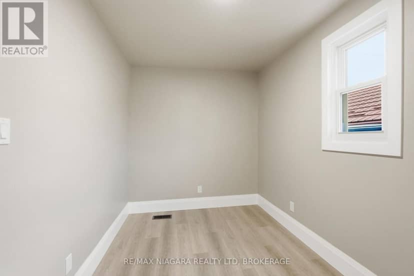 422 Brunswick Street — photo 14 of 40
