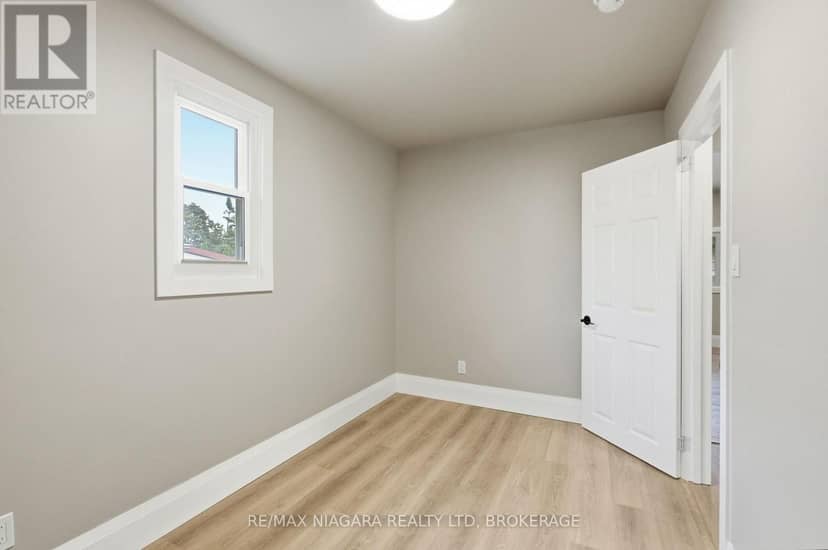 422 Brunswick Street — photo 15 of 40
