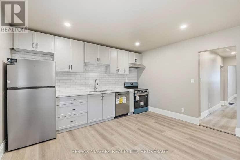 422 Brunswick Street — photo 18 of 40